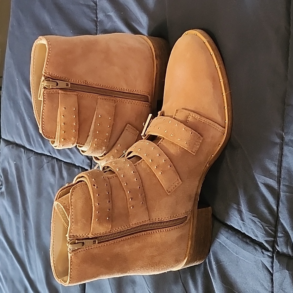 Black Suede Studio Beige Suede Boots